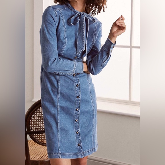 Boden Dresses & Skirts - Boden RINSED Denim BUTTON DOWN DRESS with BOW TIE NECKLINE SIZE 16/18L